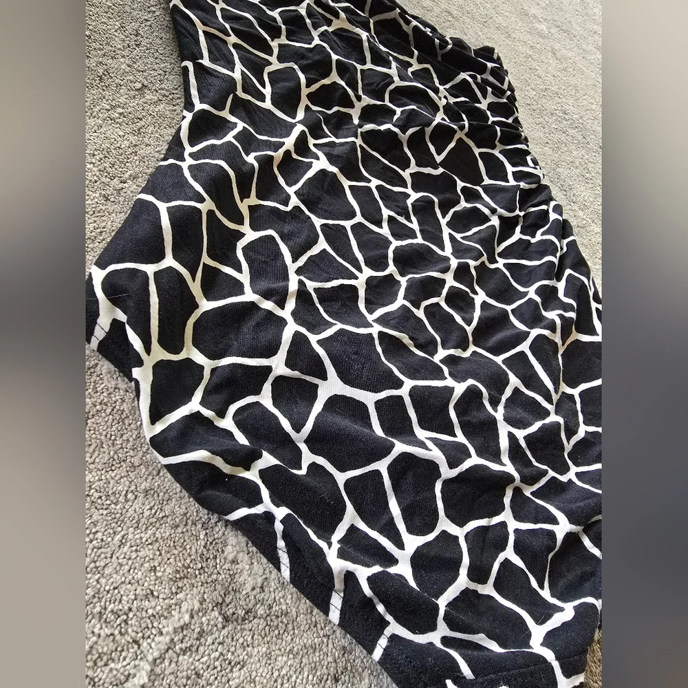 MK Michael Kors Black White Giraffe One-Shoulder One Piece Swimsuit - Picture 4 of 8